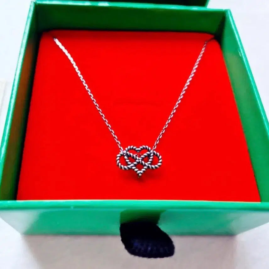 [BUNJANG] Kim Jaejoong Jacrisé Necklace / 김재중 j 목걸이 재클리스