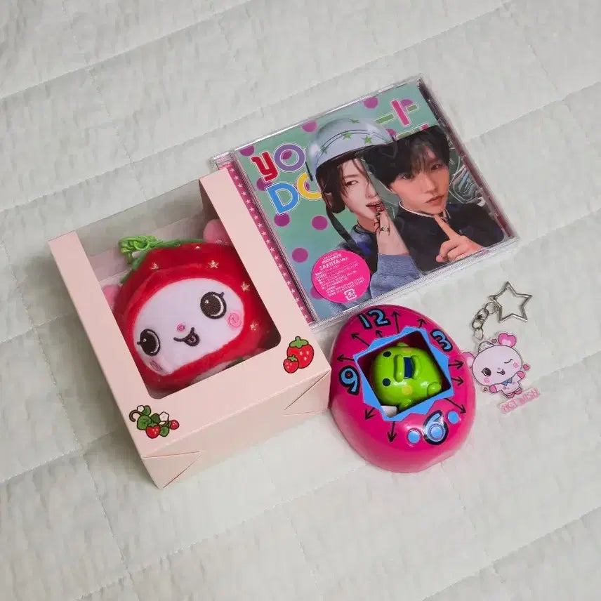 [BUNJANG] NCT WISH Sakuya Strawberry Bakery Keychain Bundle Set / NCT WISH 위시 딸기 베이커리 사쿠야 딸기 키링 팡이 일괄