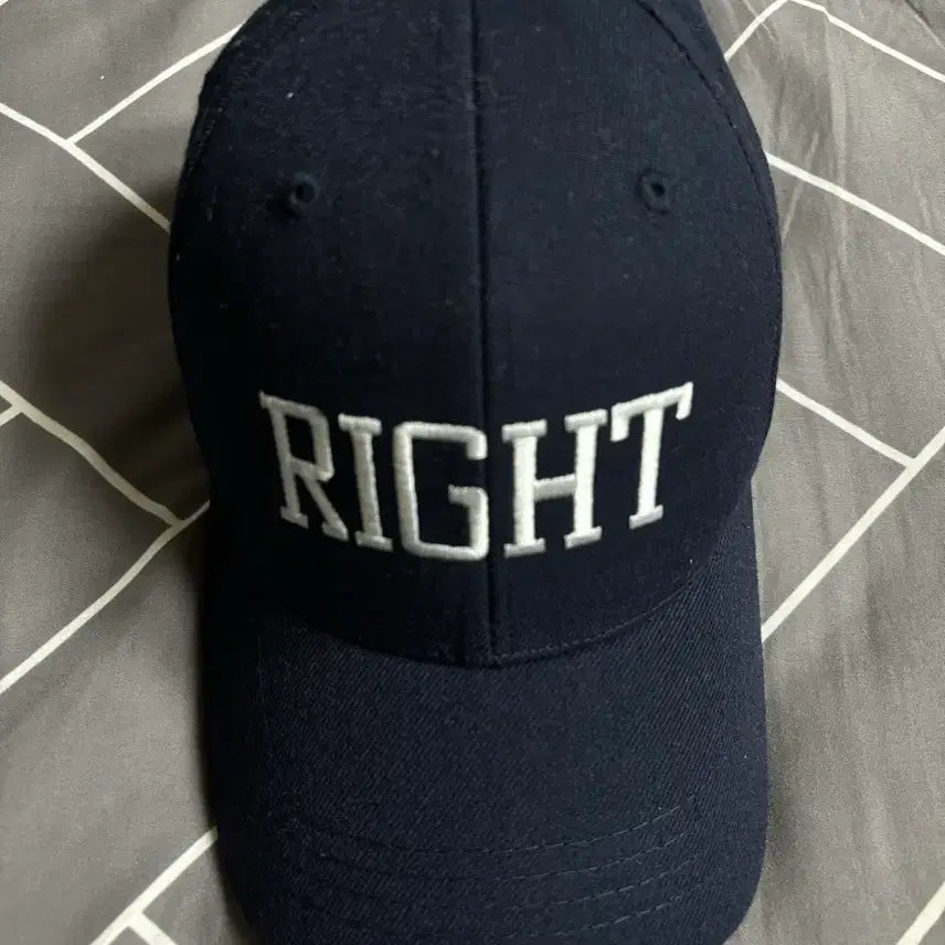 [BUNJANG] EXO Love Me Right Hat / 엑소 럽미라잇 모자