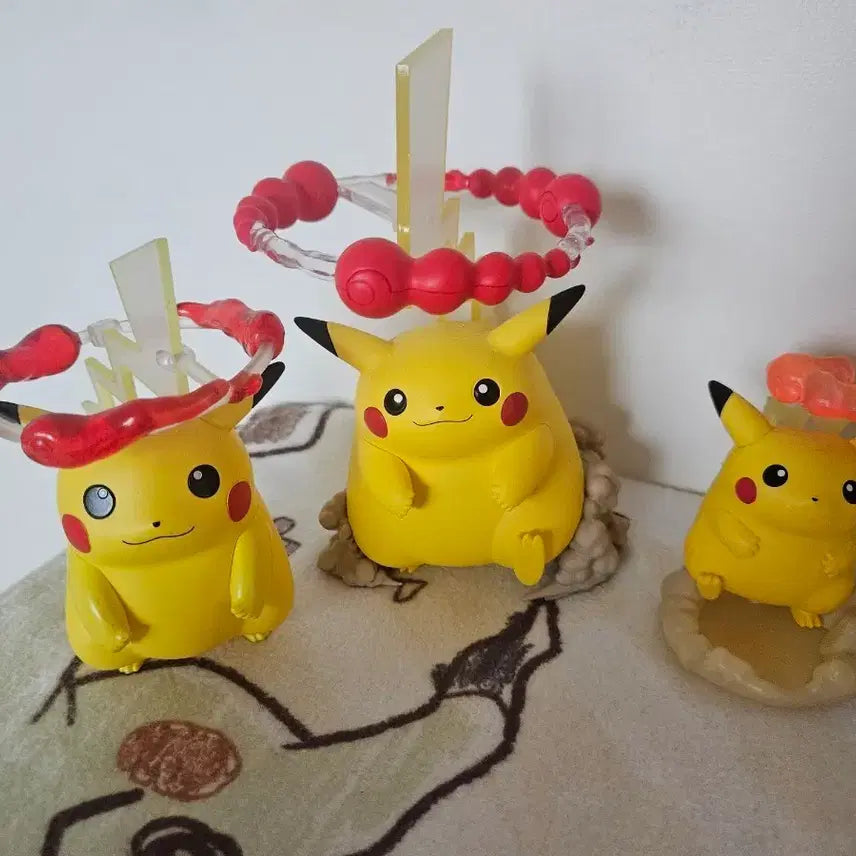 [BUNJANG] Pokemon G-Max Pikachu Figures Bundle Set / 포켓몬 거다이맥스 피카츄 피규어 일괄 판매