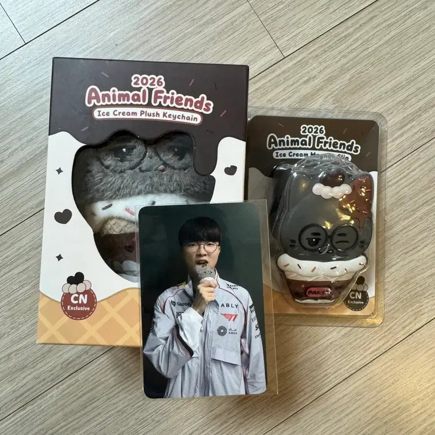 [BUNJANG] T1 Faker China Exclusive Ice Cream Keychain + Clip Magnet Set / T1 티원 페이커 중국한정 아이스크림 키링 + 집게 마그넷 세트 포카o
