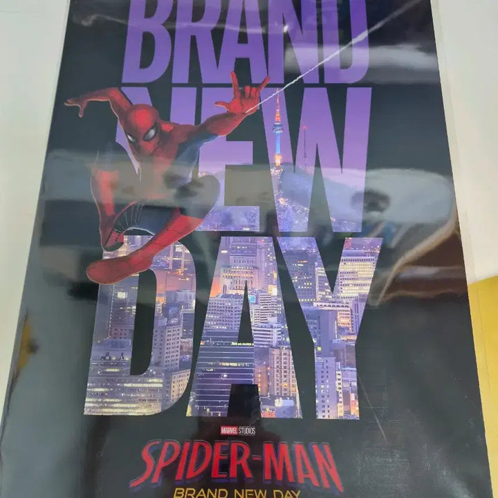 [BUNJANG] Spider-Man Brand New Day Pin Badge, PET Poster, AR Film Set / 스파이더맨 브랜드 뉴 데이 핀뱃지, pet 포스터, ar 필름 세트