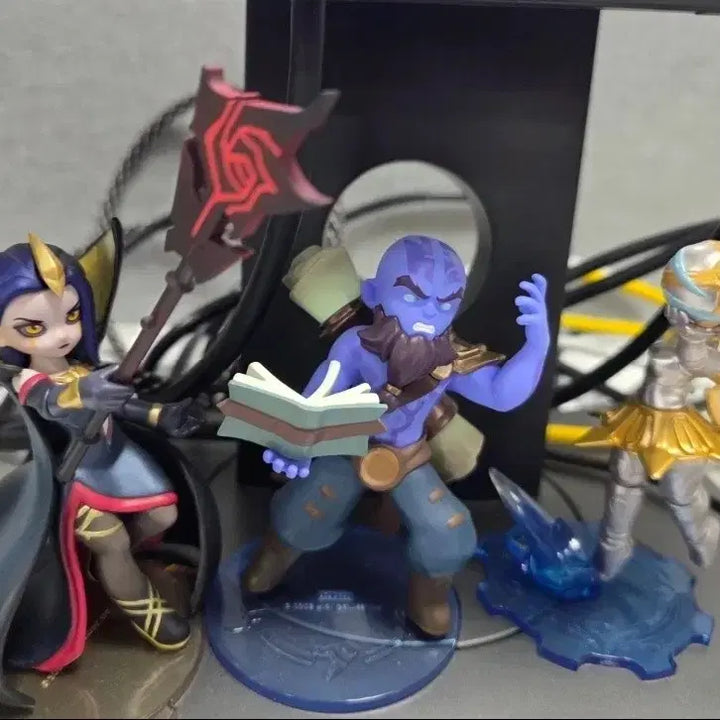 [BUNJANG] Pop Mart League of Legends Mid-Lane Figures (3 Types) / 팝마트 리그 오브 레전드 미드라인 피규어 3종