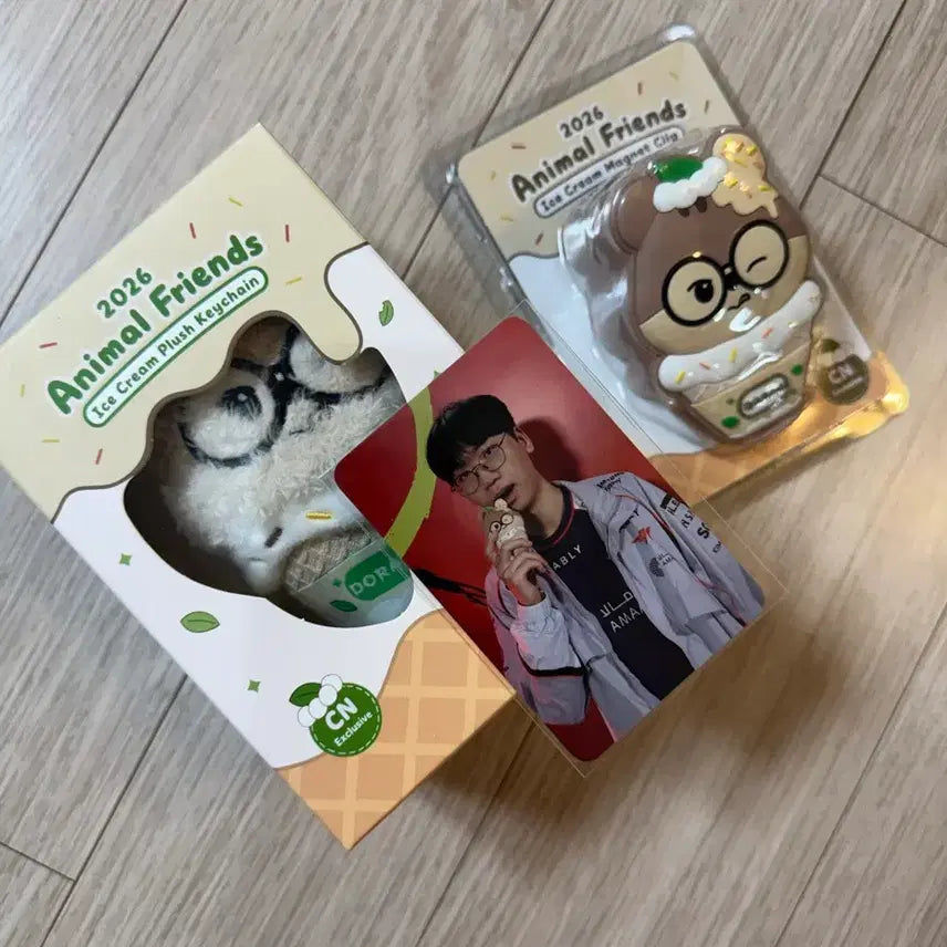 [BUNJANG] T1 Doran China Exclusive Ice Cream Keychain + Tweezer Magnet Set / T1 티원 도란 중국한정 아이스크림 키링 + 집게 마그넷 세트 포카o