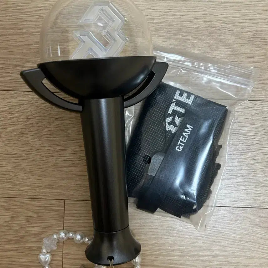 [BUNJANG] and TEAM &amp;TEAM Official Light Stick Bundle / &amp;TEAM 앤팀 응원봉 르네봉 루네봉 + 유키아카리 스트랩 + 포카홀더