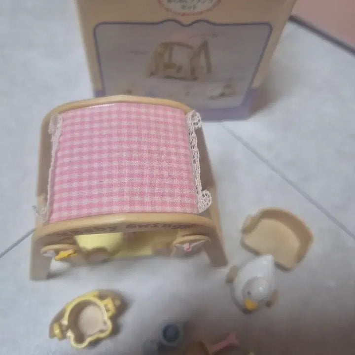 [BUNJANG] Sylvanian Families Old Baby Swing Set / 실바니안 올드 아기 그네 세트