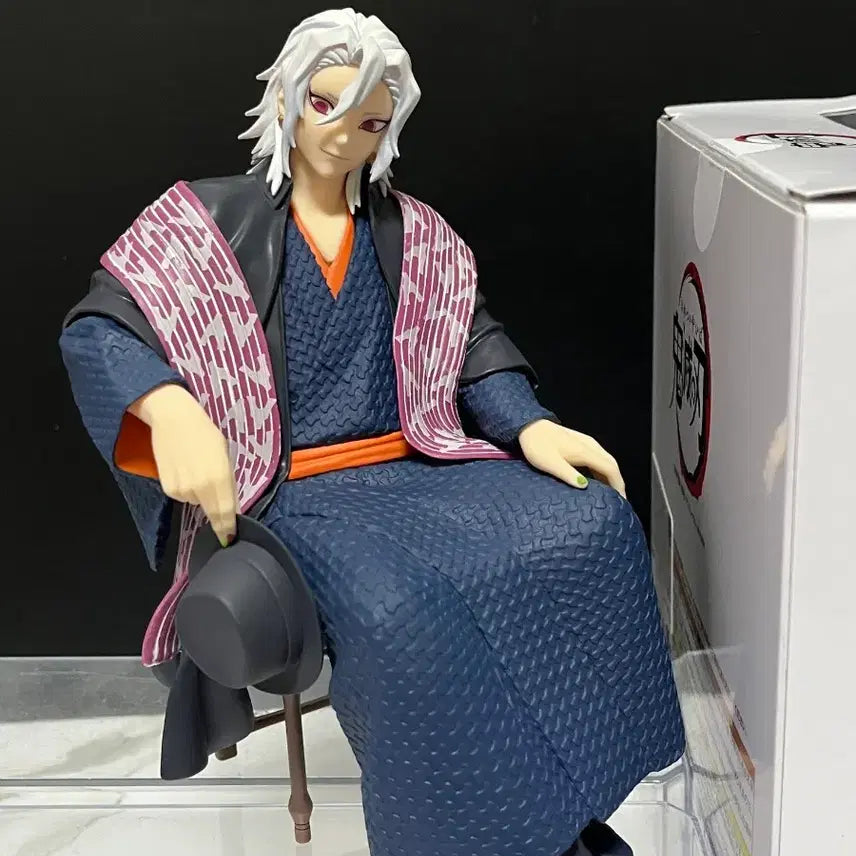 [BUNJANG] Aniplex Tengen Uzui Seated Figure / 귀멸의 칼날 애니플렉스 우즈이 텐겐 좌상 피규어