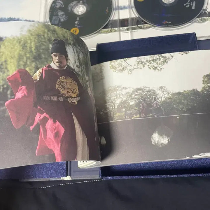 [BUNJANG] Gwanghae Limited Edition DVD and Photobook / 광해 영화 dvd와 포토북 한정판