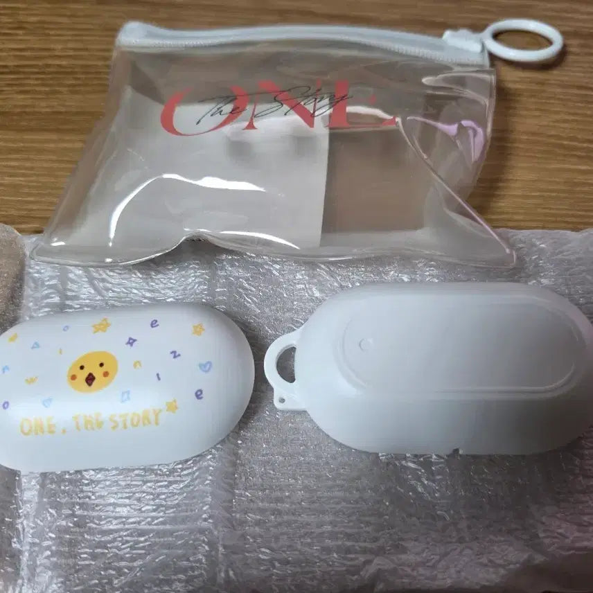 [BUNJANG] IZ*ONE Choi Yena Wonders Story Galaxy Buds Case / 아이즈원 최예나 원더스토리 갤럭시버즈 케이스