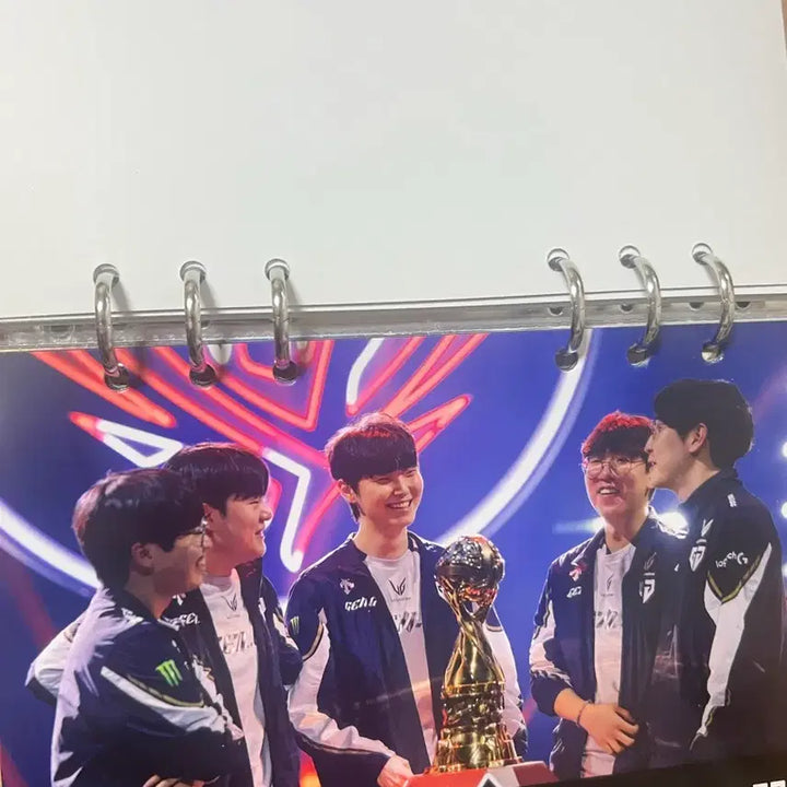 [BUNJANG] LCK Photo Exhibition Photobook Binder / LCK 사진전 굿즈 - 사진첩 바인더