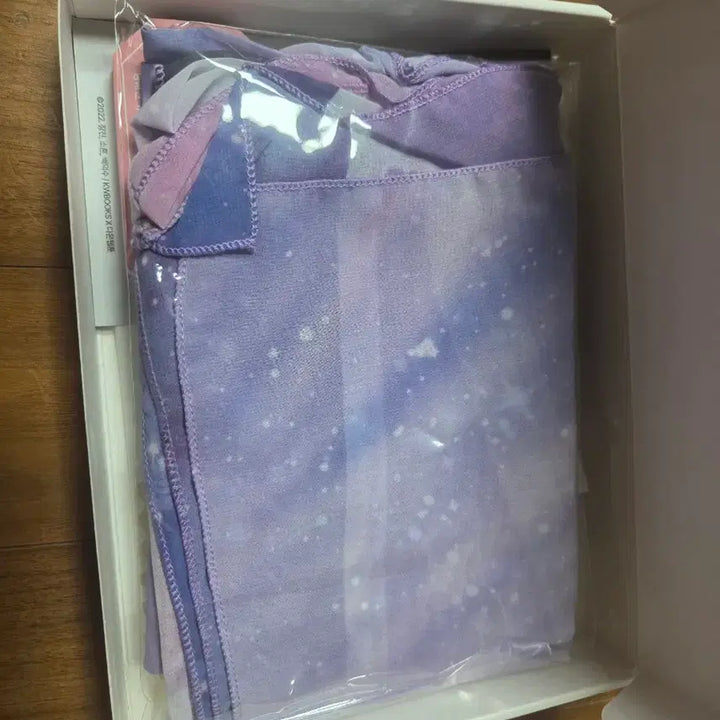 [BUNJANG] The Greatest Showman Chiffon Fabric Poster, Name Tag, Photocard Bundle / 데못죽 쉬폰 패브릭 포스터  + 명찰 + 이디야 포카 등