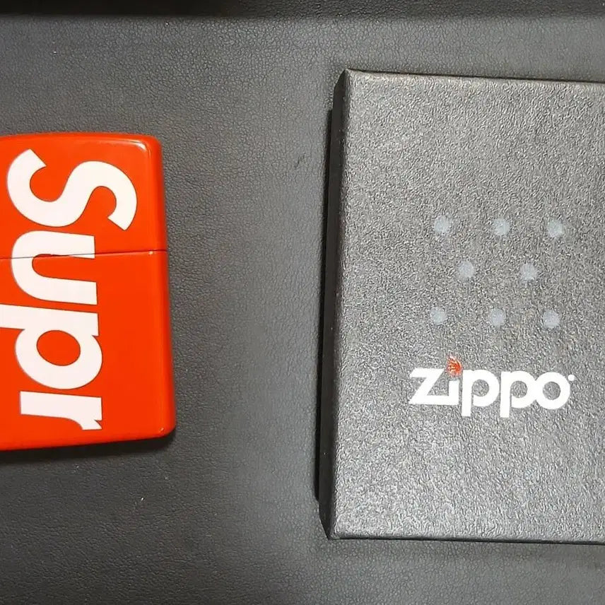 [BUNJANG] Supreme Zippo Lighter / 슈프림 지포 라이터 Supreme ZIPPO 미사용 새제품 팝니다.