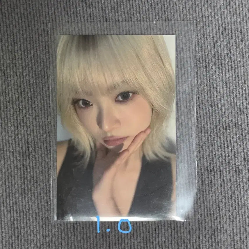 [BUNJANG] LE SSERAFIM Hong Eunchae Hot Showcase Photocard / 르세라핌 핫 쇼케이스 홍은채 포카