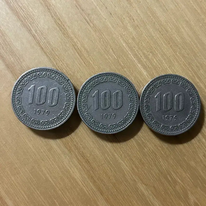 [BUNJANG] 1979 100 Won Coin Bundle (3 Coins) / 1979년 100원 동전 3개