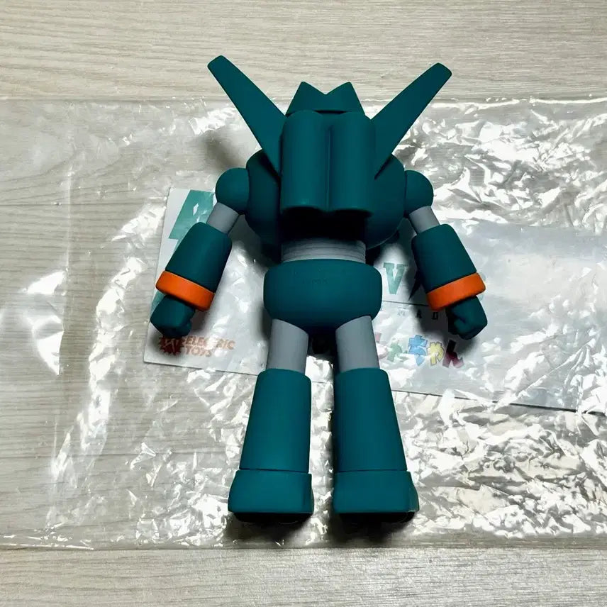 [BUNJANG] SOFVIPS Crayon Shin-chan KAN-TAM Soft Vinyl Figure / SOFVIPS 소프비 짱구 칸탐