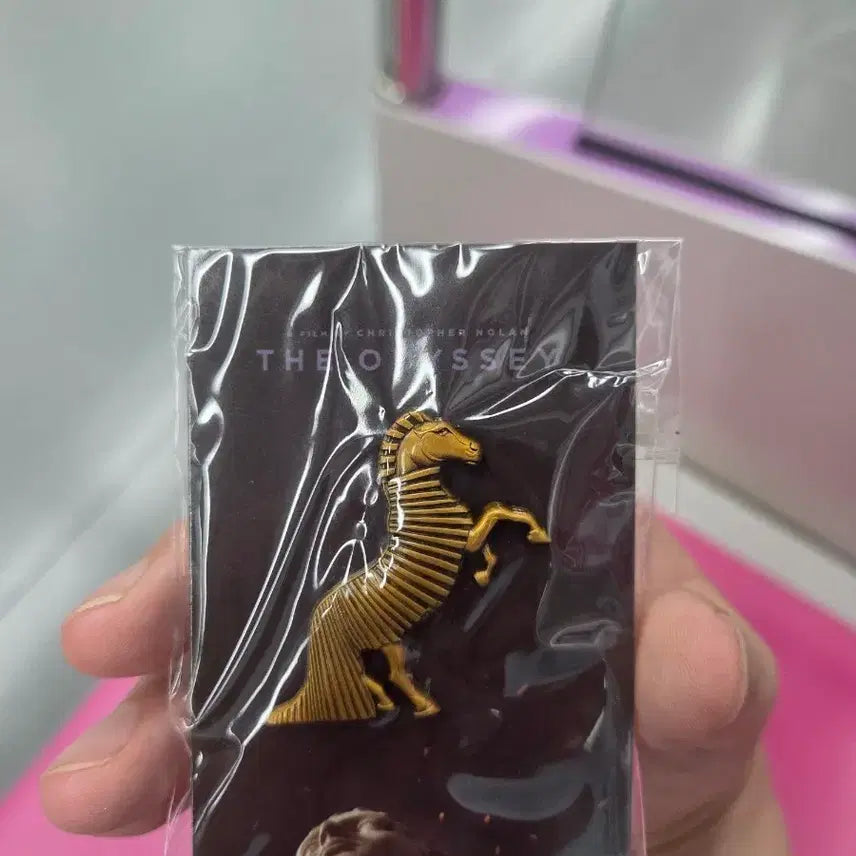 [BUNJANG] Odyssey Wooden Horse Pin Badge / 오디세이 목마 핀뱃지