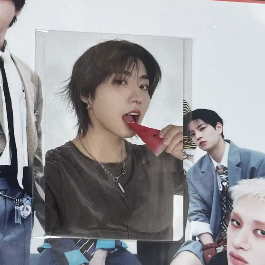 [BUNJANG] Stray Kids SKZ THIS MAN THIS WAY Fanshop POB Photocard JiSung / 스트레이키즈 스키즈 디스앤댓 팬즈샵 구매 특전 미공포 포카 한 지성이