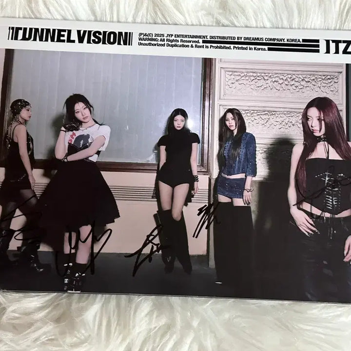 [BUNJANG] ITZY Signed Album / 있지 ITZY 친필 싸인 앨범