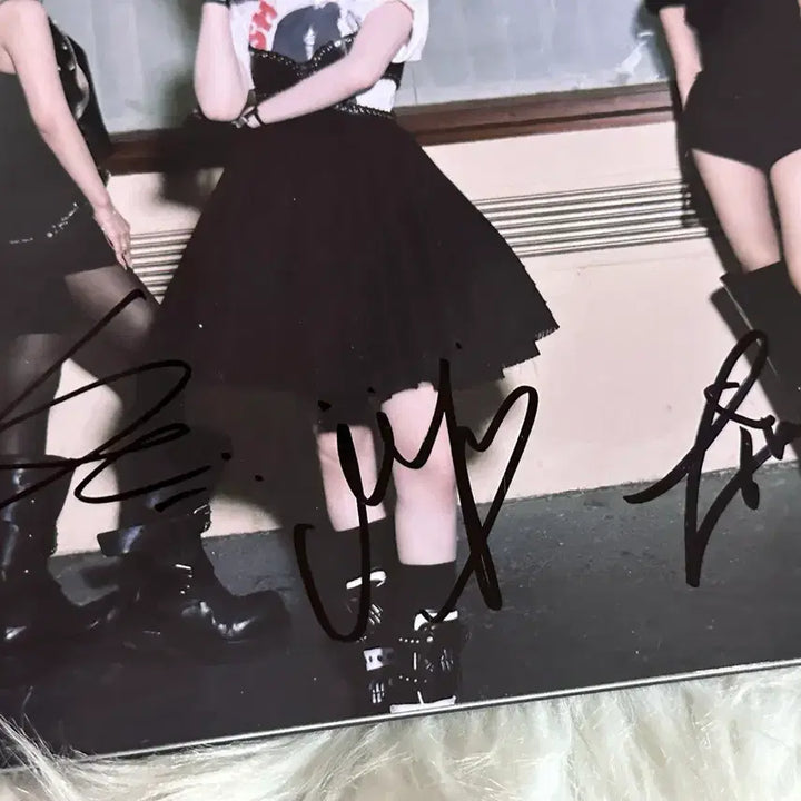 [BUNJANG] ITZY Signed Album / 있지 ITZY 친필 싸인 앨범