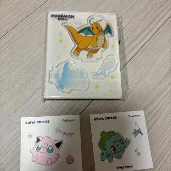[BUNJANG] Pokemon Acrylic Stand Dragonite &amp; Ediya Pokemonic Sticker Puni, Bulbasaur / 포켓몬 아크릴 스탠드 망나뇽 &amp; 이디야 띠부띠부씰 푸린 이상해씨