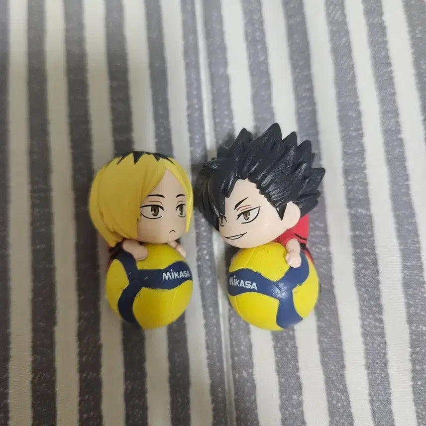 [BUNJANG] Haikyuu!! Kozume Kenma &amp; Kuroo Tetsuro Swing Gacha Figures / 하이큐 피규어 코즈메 켄마 쿠로오 테츠로 데롱 스윙 가챠