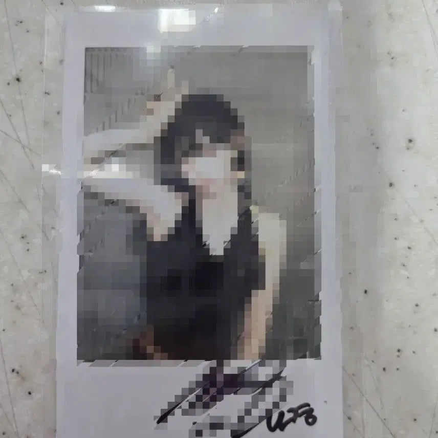 [BUNJANG] TripleS Kim Na-kyung Signed Polaroid / 트리플에스 김나경 싸폴 판매