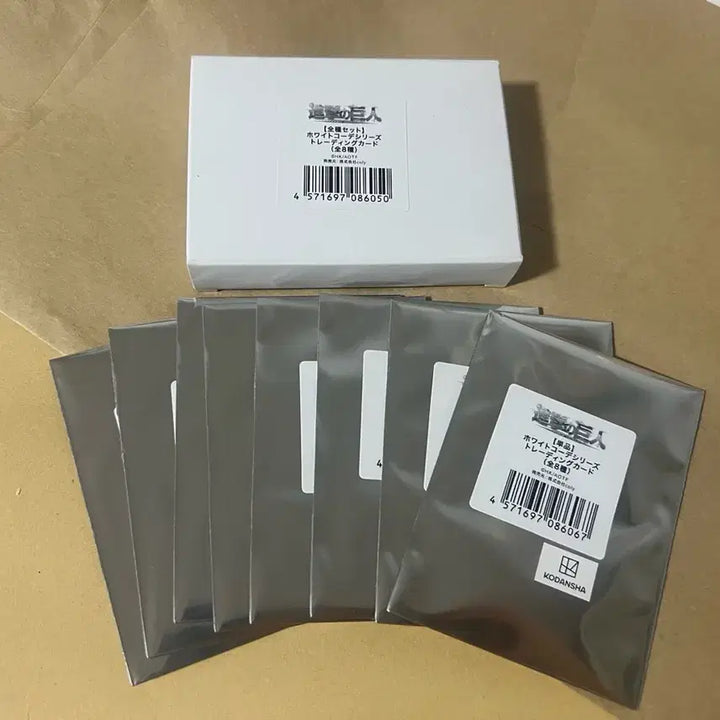 [BUNJANG] Attack on Titan White Code Series Trading Card (Set of 8) / 진격의 거인 화이트 코데 시리즈 트레이딩 카드 8종