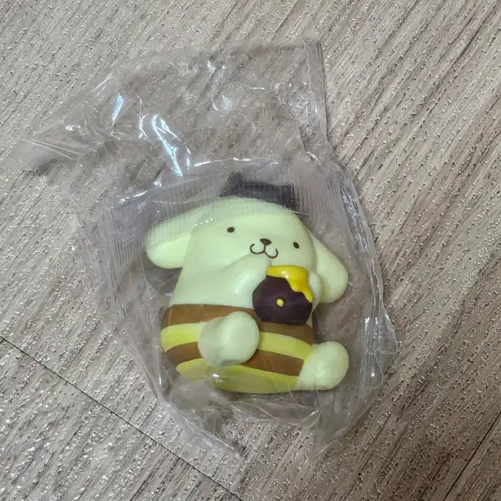 [BUNJANG] Sanrio Pompompurin Honey Bee Gacha Figure / 산리오 폼폼푸린 꿀벌 피규어 가챠