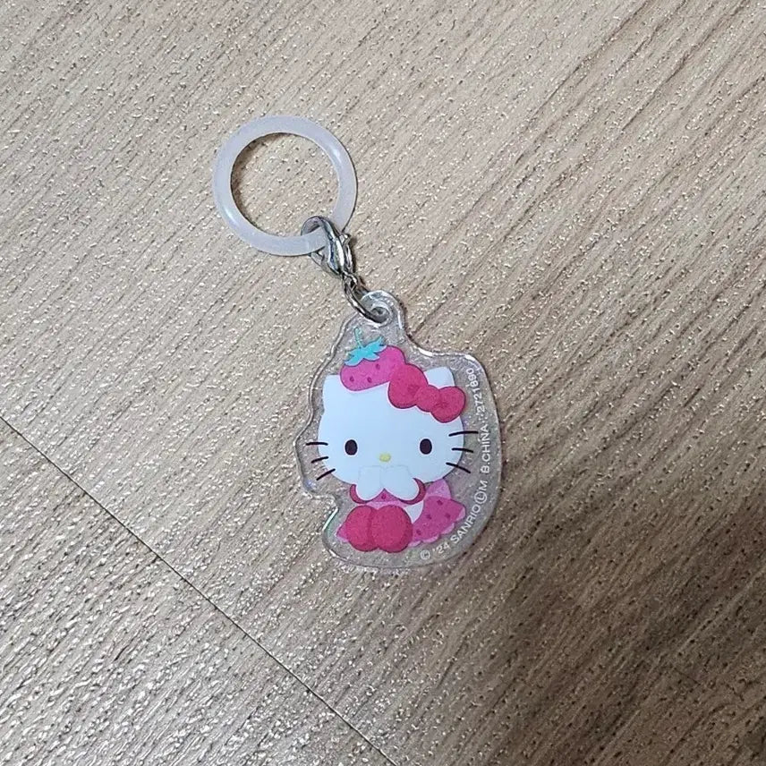 [BUNJANG] Sanrio Hello Kitty Strawberry Acrylic Keyring Charm / 산리오 헬로키티 딸기 아크릴 키링 메지루시 가챠