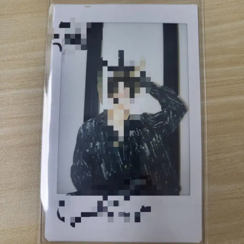 [BUNJANG] Louis Vuitton Immabe Crown Pose Signed Polaroid Photocard / xlove 루이 immabe 왕관 포즈 싸인 폴라로이드