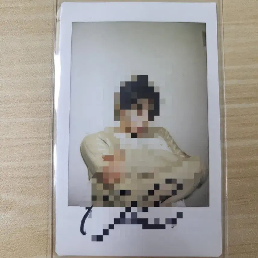 [BUNJANG] xlove Louie Immabe Signed Polaroid / xlove 루이 immabe 싸인 폴라로이드