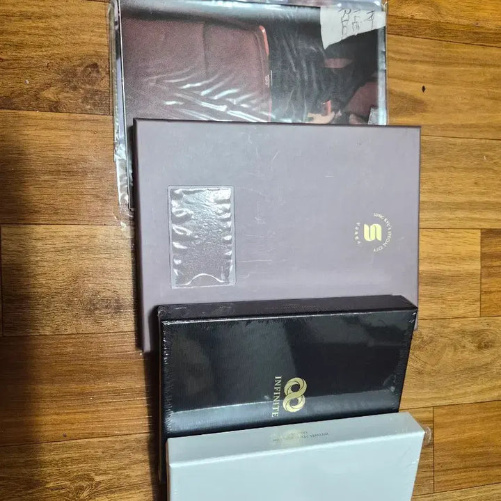 [BUNJANG] Infinite Sungkyu LV Concert Lightstick &amp; Goods Bundle Set / 인피니트 응원봉 및 굿즈 양도
