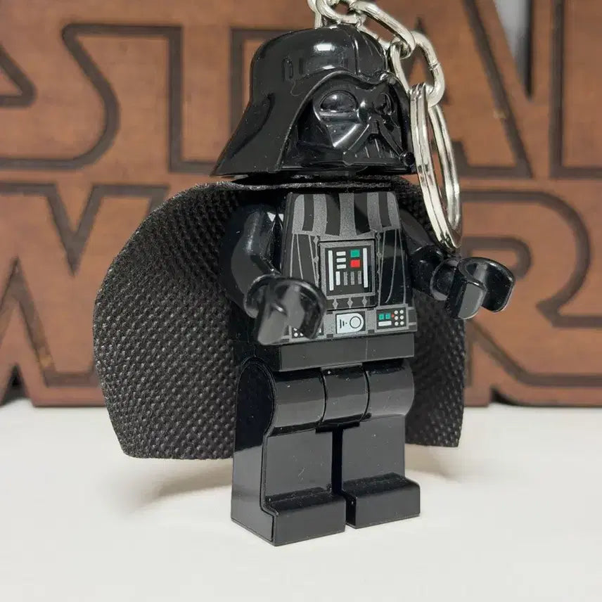 [BUNJANG] LEGO Star Wars Darth Vader Keychain with Light Function / 레고 스타워즈 다스베이더 키링 (라이트 기능)