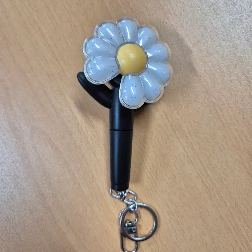 [BUNJANG] G-Dragon Wuer Mensch Official Mini Light Keyring / (무료배송)지드래곤 위버멘쉬 오피셜 미니 라이트 키링