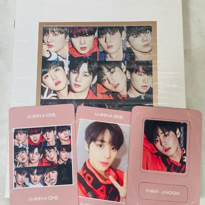 [BUNJANG] Wanna One Park Jihoon Bundle Set - Album, Badge, Photocard, Photobook / 워너원 앨범 박지훈 구성 워너원 뱃지등