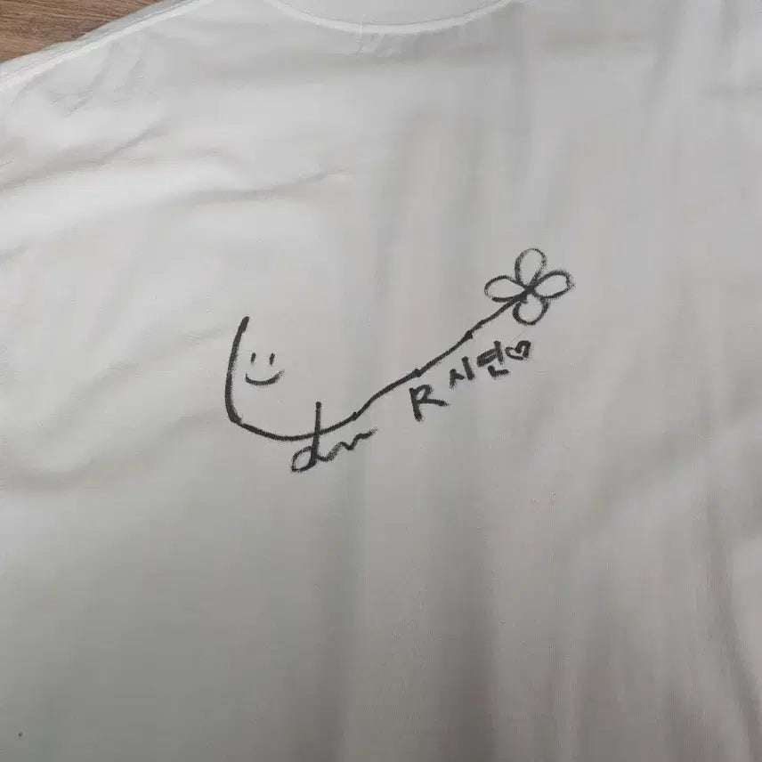 [BUNJANG] QWER Shyeon Knitted Signed T-shirt / 니티드 QWER시연 싸인티