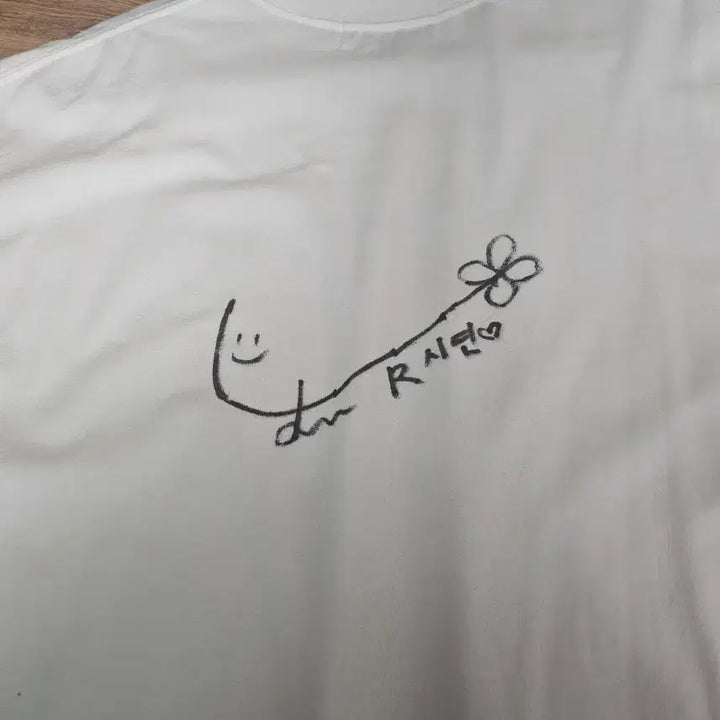 [BUNJANG] QWER Shyeon Knitted Signed T-shirt / 니티드 QWER시연 싸인티