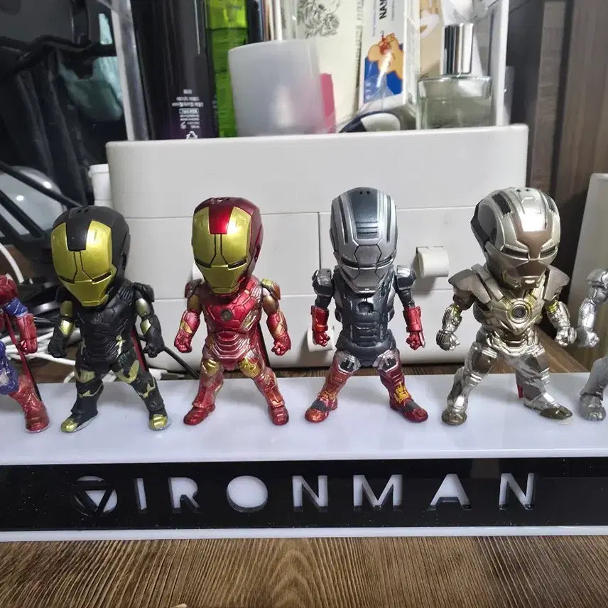 [BUNJANG] Iron Man Figure Set with LED / 아이언맨 피규어 세트