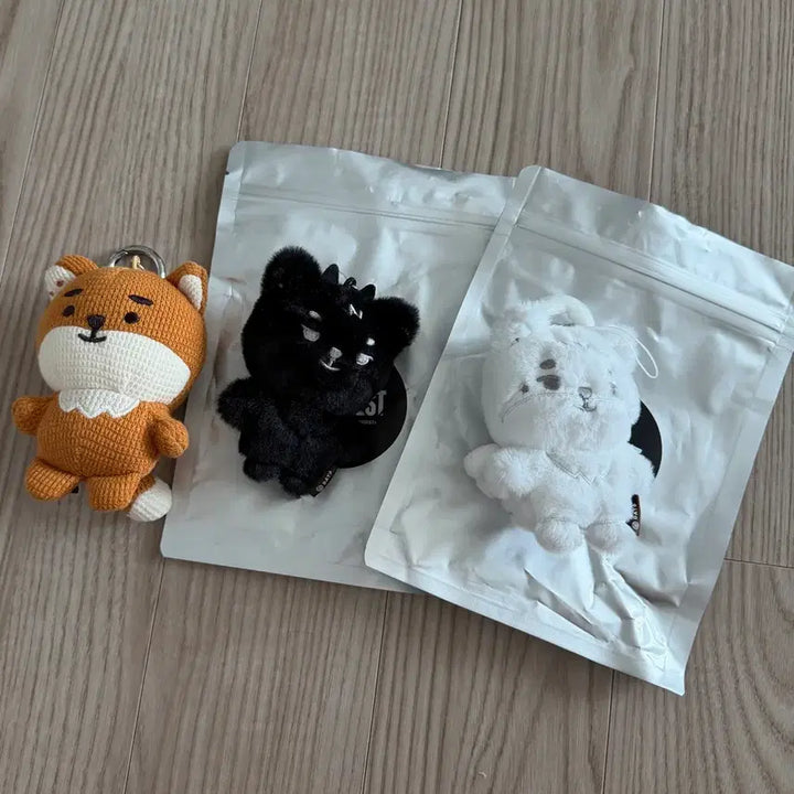 [BUNJANG] DAY6 Young K Angel Devil Knit Keychain / 데이식스 영케이 영기스트 키링 천사 악마 니트케