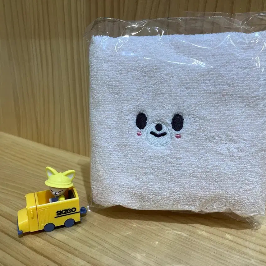 [BUNJANG] Foxy N E Towel &amp; Foxy N E Gacha Bundle Set / 폭시니 수건이랑 폭시니가챠