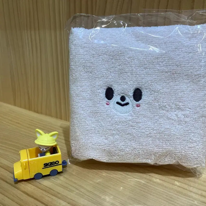 [BUNJANG] Foxy N E Towel &amp; Foxy N E Gacha Bundle Set / 폭시니 수건이랑 폭시니가챠