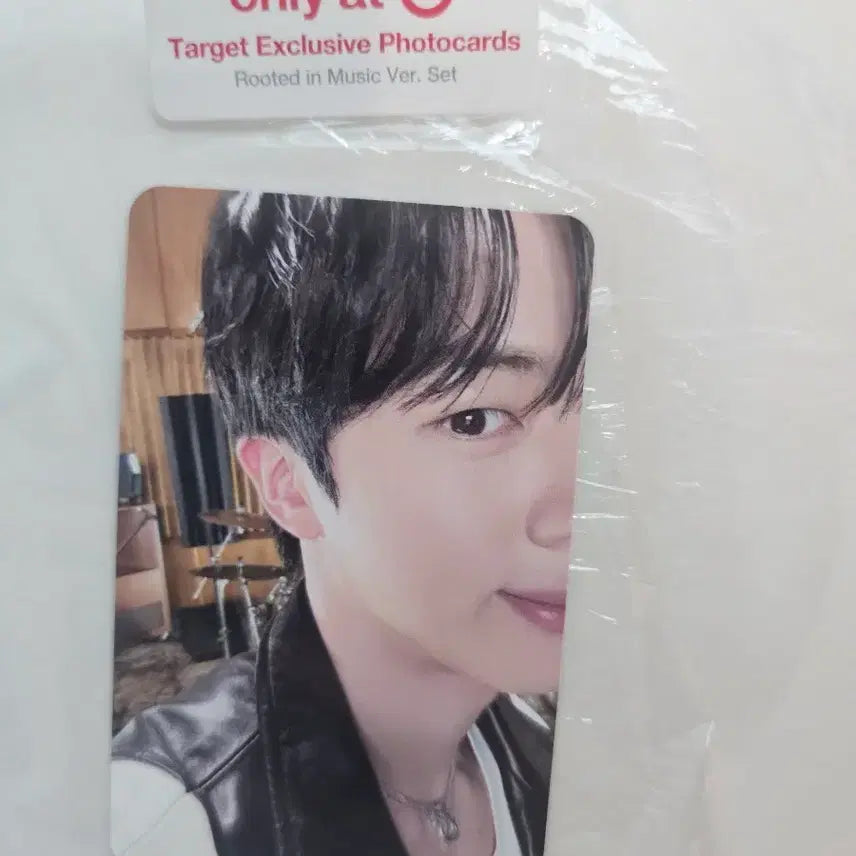[BUNJANG] BTS Jin Arirang Target Exclusive Photocard Rooted in Music Ver. / 방탄소년단 아리랑 타겟 독점 포토카드 Rooted in Music Ver. 석진