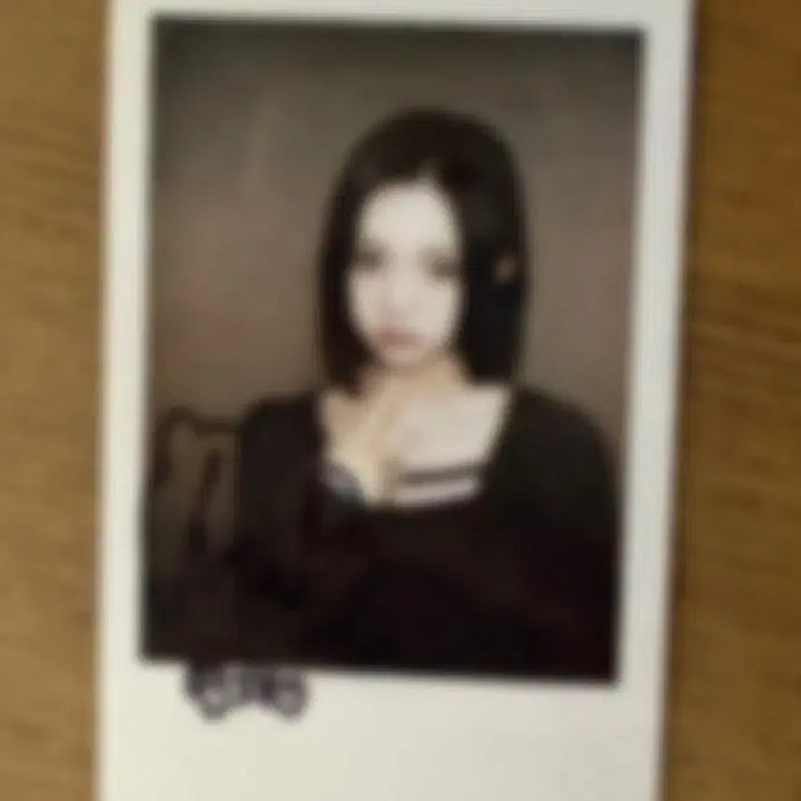[BUNJANG] tripleS Yeonji Signed Polaroid / 트리플에스 곽연지 싸인폴라로이드