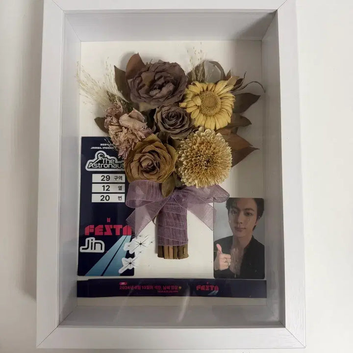 [BUNJANG] BTS Jin Festa Dry Flower Frame / 방탄 진 페스타 드라이 플라워 역조공 디에넛 해피 에코 허그회 석진 런석진 달려라석진 방탄 bts