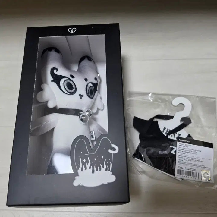 [BUNJANG] Fox2y Original Doll &amp; Outfit Set (Sealed) / (미개봉) 넥스지 오리지널 인형 폭스티, 인형 &amp;  아웃핏 팝니다.