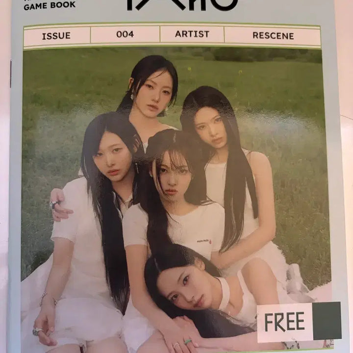 [BUNJANG] Resene Yaho Booklet (8 Photocards Included) / 리센느 야호 책자(포토카드 8종 포함)