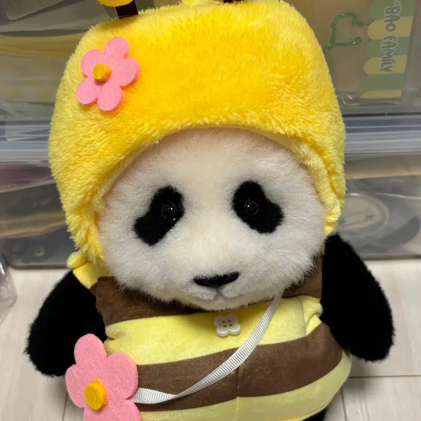 [BUNJANG] Panda Factory Articulated Fu Bao Doll with 2 Outfits / 판다팩토리 관절 푸바오 인형 (옷 2개 포함)