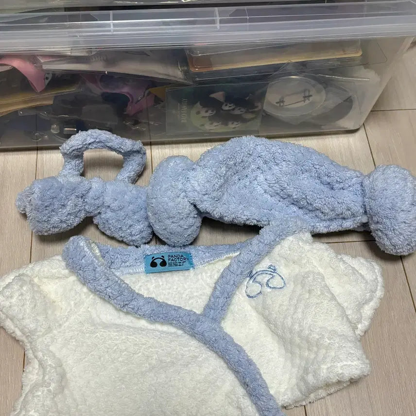 [BUNJANG] Panda Factory Articulated Fu Bao Doll with 2 Outfits / 판다팩토리 관절 푸바오 인형 (옷 2개 포함)