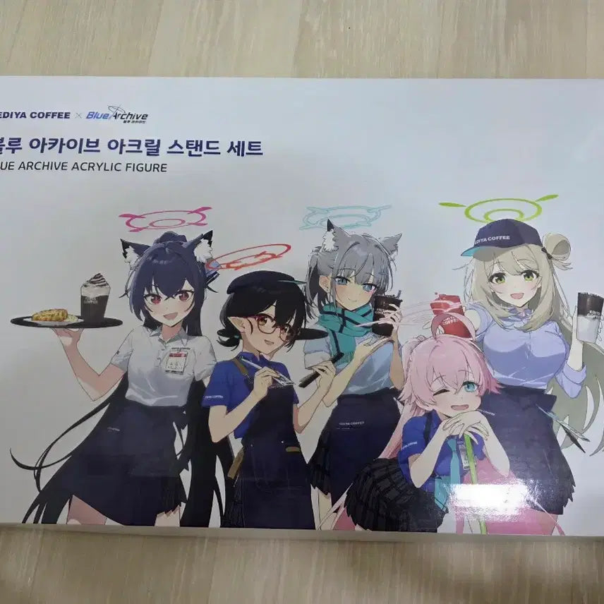 [BUNJANG] Blue Archive Ediya Coffee Collaboration Acrylic Stand / 블루아카이브 이디야 커피 콜라보 아크릴 스탠드