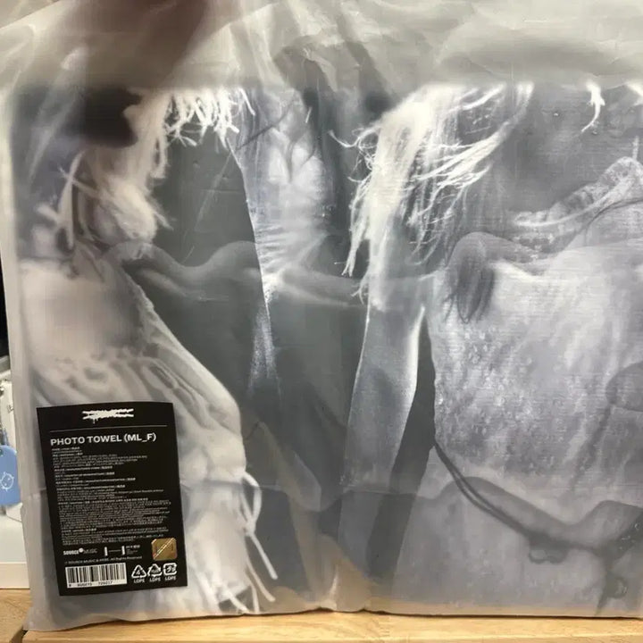 [BUNJANG] LE SSERAFIM Photo Towel (ML_F) / 르세라핌 포토타월 (PHOTO TOWEL ML_F)